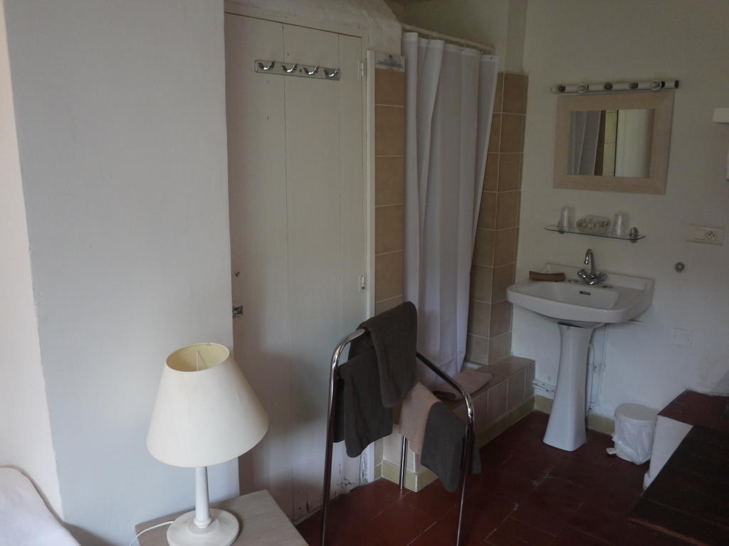 Auberge Des Seguins Buoux Номер фото