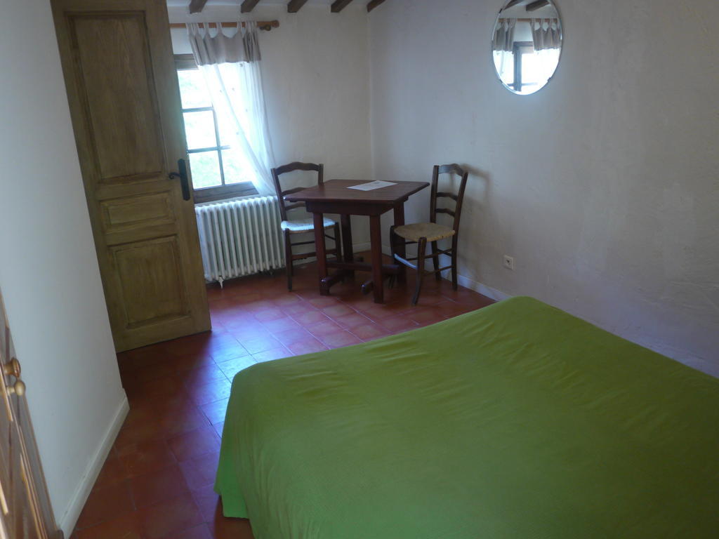 Auberge Des Seguins Buoux Номер фото