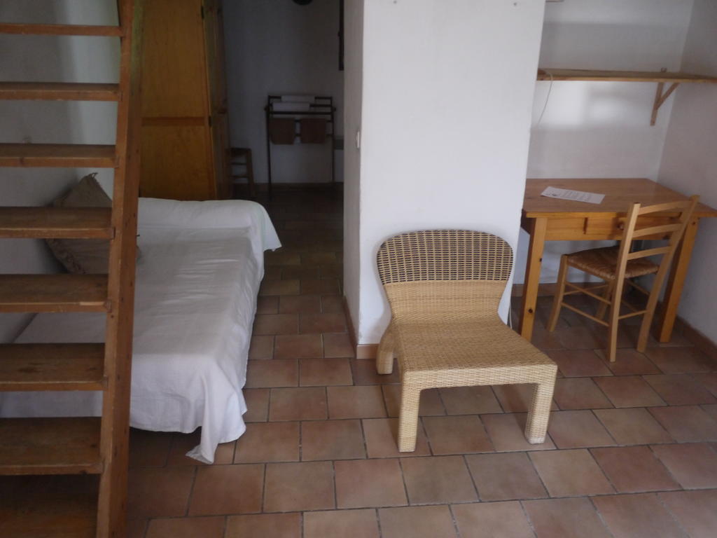 Auberge Des Seguins Buoux Номер фото