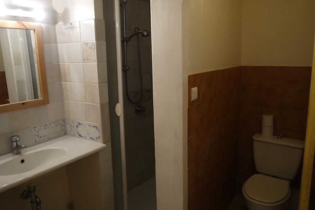 Auberge Des Seguins Buoux Номер фото