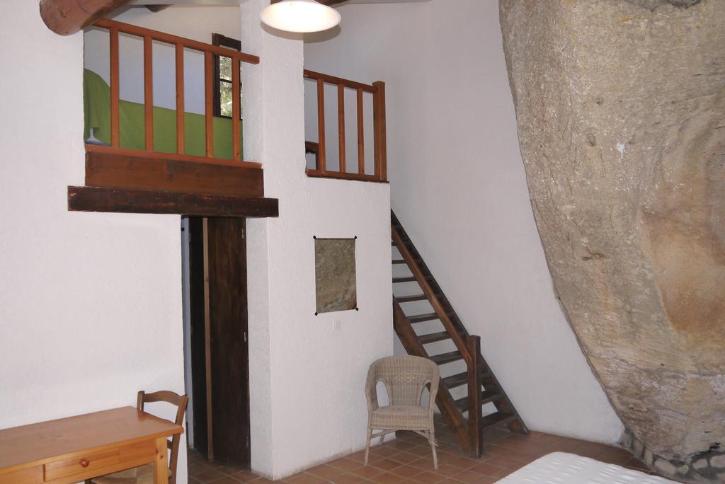 Auberge Des Seguins Buoux Номер фото