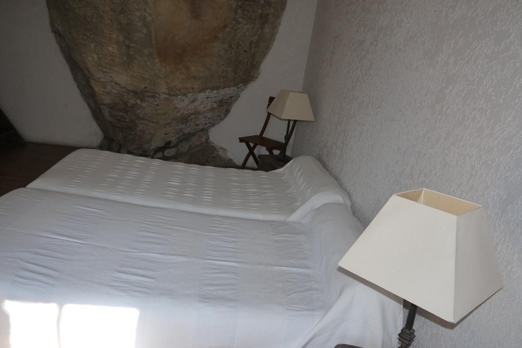 Auberge Des Seguins Buoux Номер фото