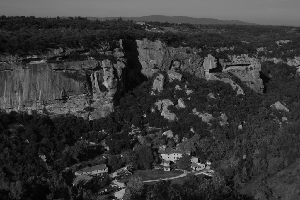 Auberge Des Seguins Buoux Экстерьер фото